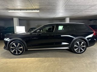 Volvo V60 2023