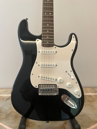 Guitarra Eléctrica Fender Squier Stratocaster