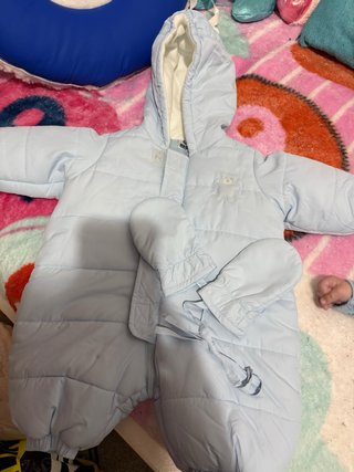 Conjunto nieve bebé azul con manoplas