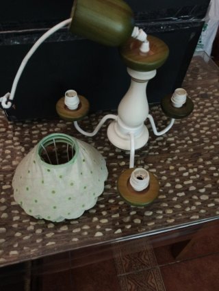 Lámpara de techo verde y blanco