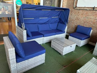 Sofá, 2 sillones y mesa de exterior