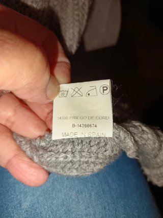 Chaqueta de punto gris