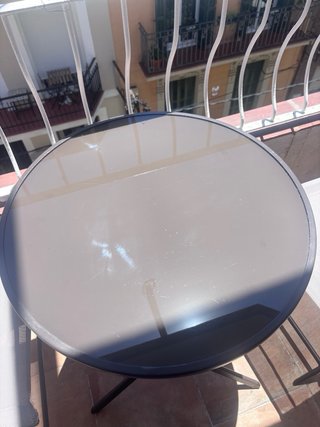 Mesa y 2 sillas de jardín