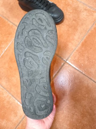 Alexander McQueen Scarpe nere "PREZZO TRATTABILE"