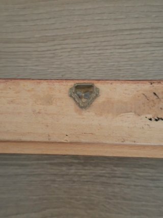 Cornice in legno massello marrone