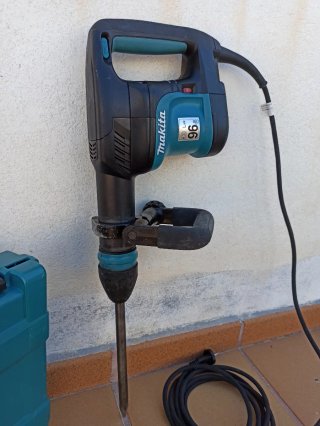 Demoledor Makita con maletín