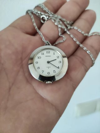 Reloj de Collar Seiko Plata y Acero