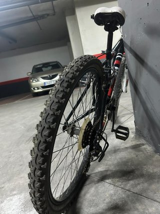 Bicicleta Btwin Rockrider Negra