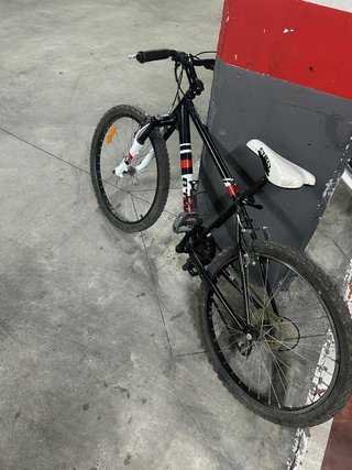 Bicicleta Btwin Rockrider Negra