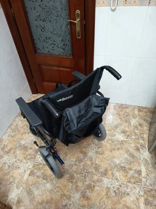 Silla de ruedas plegable