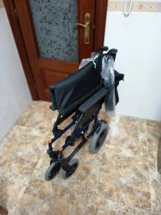Silla de ruedas plegable