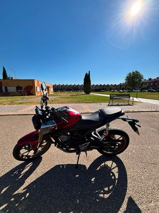 Honda CBR 125 R 2022 Roja