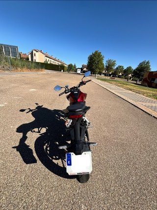 Honda CBR 125 R 2022 Roja