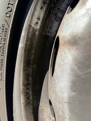 Llantas Berlingo R15 + 16 Tornillos