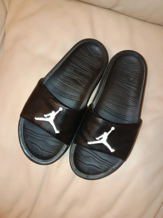 Sandalias Jordan Negras