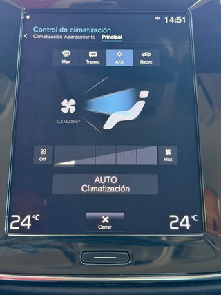 Volvo XC40 2.0 B3 G Core Auto