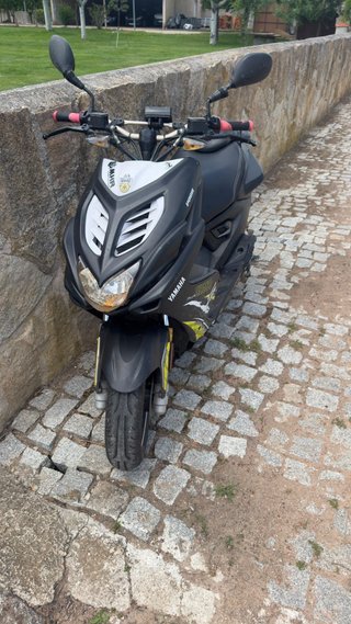 Yamaha Aerox 49cc Negra y Amarilla