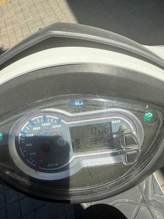 Moto Scooter 125cc Blanca