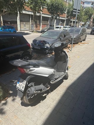 Moto Scooter 125cc Blanca