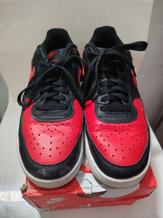 Zapatillas Nike Negras y Rojas