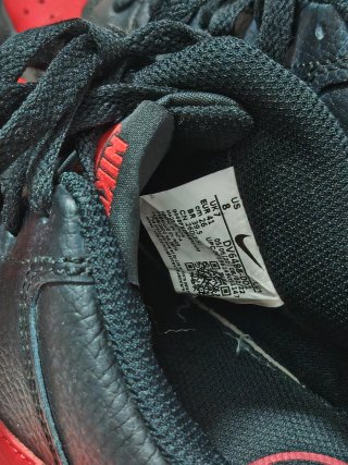 Zapatillas Nike Negras y Rojas