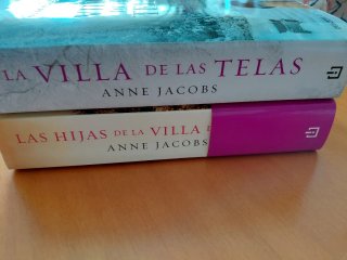 Libros "La villa de las telas" de bolsillo.