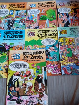 9 comics con portadas con relieve.