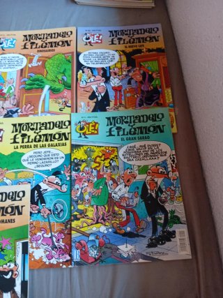 9 comics con portadas con relieve.