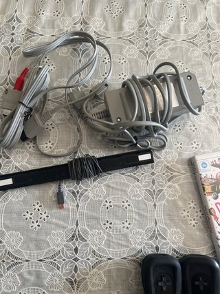 Nintendo Wii Negra + 2 Mandos + 2 Nunchuks + Juego