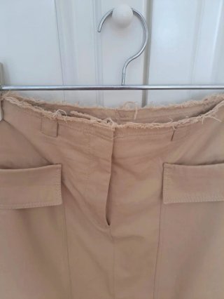 Falda midi Zara beige talla L