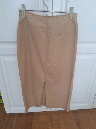 Falda midi Zara beige talla L