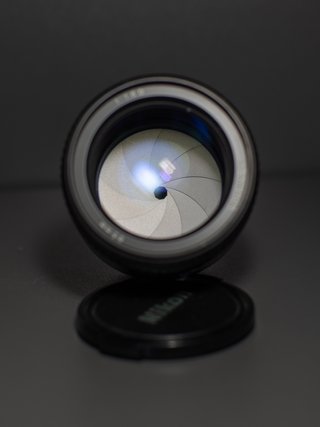 Nikon AF NIKKOR 85mm f/1.8 D