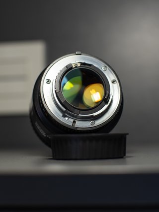 Nikon AF NIKKOR 85mm f/1.8 D
