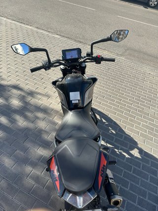 KTM 125 Duke Negra y Naranja