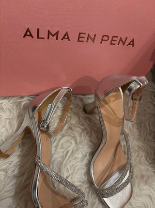 Sandalias ALMA EN PENA plateadas tacón
