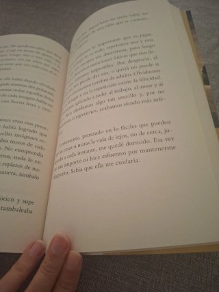 Vuelve a amar tu caos y el roce de vivir una no...