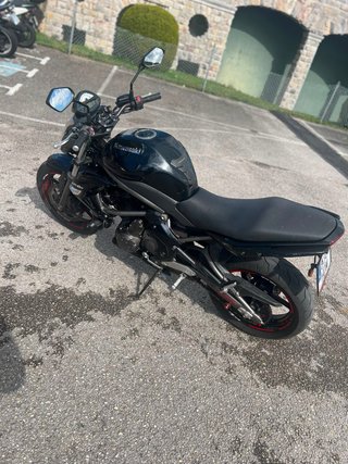 Kawasaki ER6N 650 Naked Negra