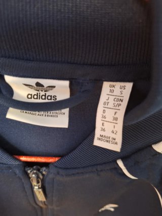 Sudadera Adidas sin capucha azul. Nueva