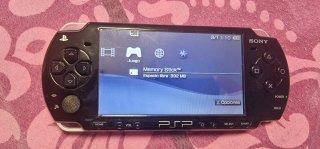Sony PSP 2004 Slim & Lite Negra + Cargador + Funda