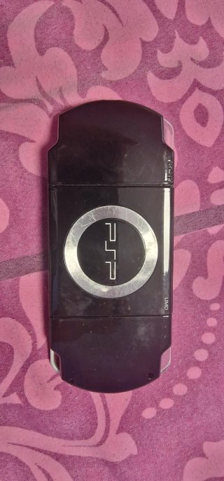 Sony PSP 2004 Slim & Lite Negra + Cargador + Funda