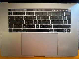 MacBook Pro 15” 2019 i9 32GB 512GB Radeon Pro 560X