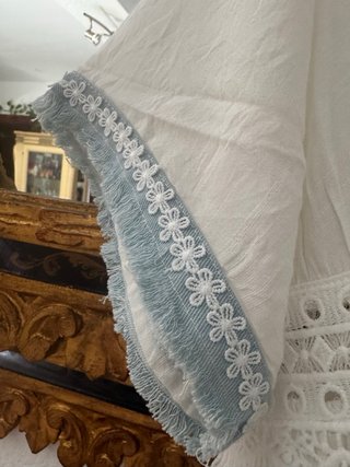 Kimono de playa blanco y azul