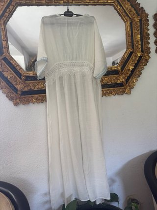 Kimono de playa blanco y azul