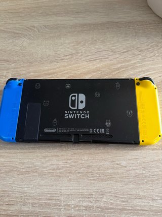 Nintendo Switch Azul Contiene cargado y un mando