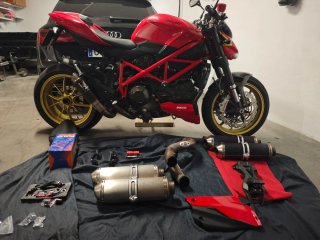 Ducati Streetfighter 1098 Roja y Dorada