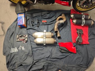 Ducati Streetfighter 1098 Roja y Dorada
