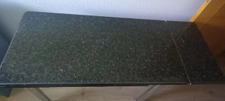 Mesa de cocina con cajón y patas cromadas