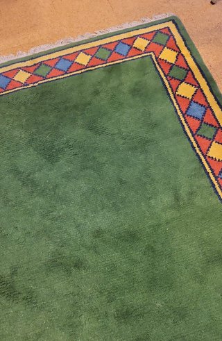Alfombra verde 150x190 cm con borde
