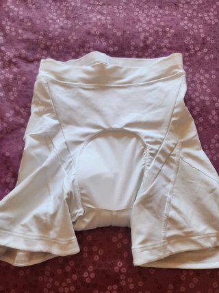 Culottes deportivos blancos y negros 10 euros unid