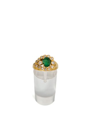 048-01-00262 Anillo Oro 18K con Diamantes